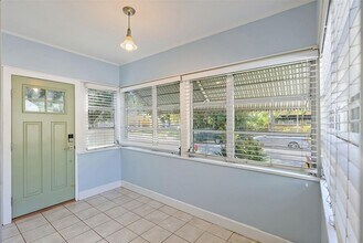 769 Kirkwood Terrace N in St. Petersburg, FL - Building Photo - Building Photo
