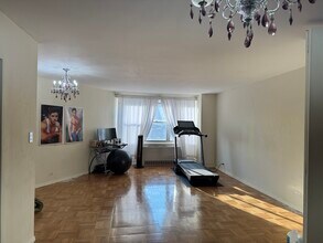 12510 Queens Blvd in Kew Gardens, NY - Building Photo - Building Photo