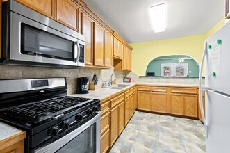 3317 Olsen Dr in Corpus Christi, TX - Foto de edificio - Building Photo