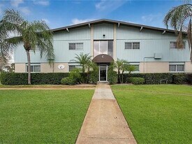 1695 Lee Rd in Winter Park, FL - Building Photo