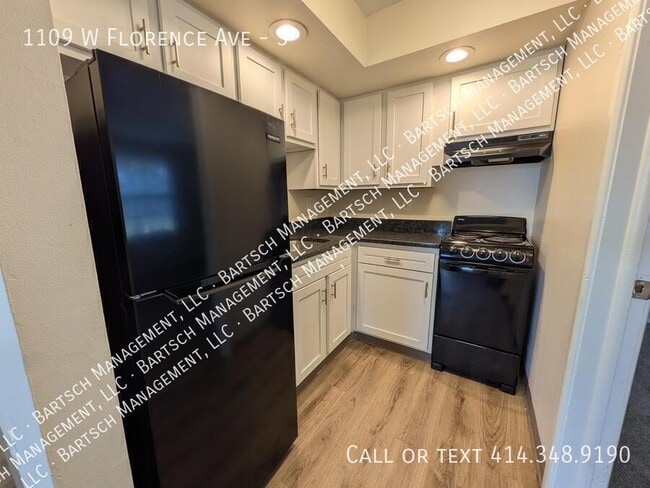 1109 W Florence St in Whitewater, WI - Building Photo - Building Photo