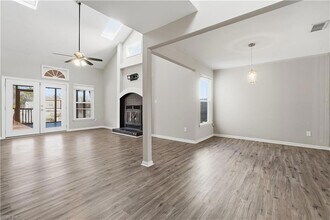 1329 Thamesford Dr in Virginia Beach, VA - Building Photo - Building Photo