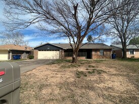 606 W Ridge Dr in Duncan, OK - Building Photo