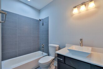 715 W 13th St in Houston, TX - Building Photo - Building Photo