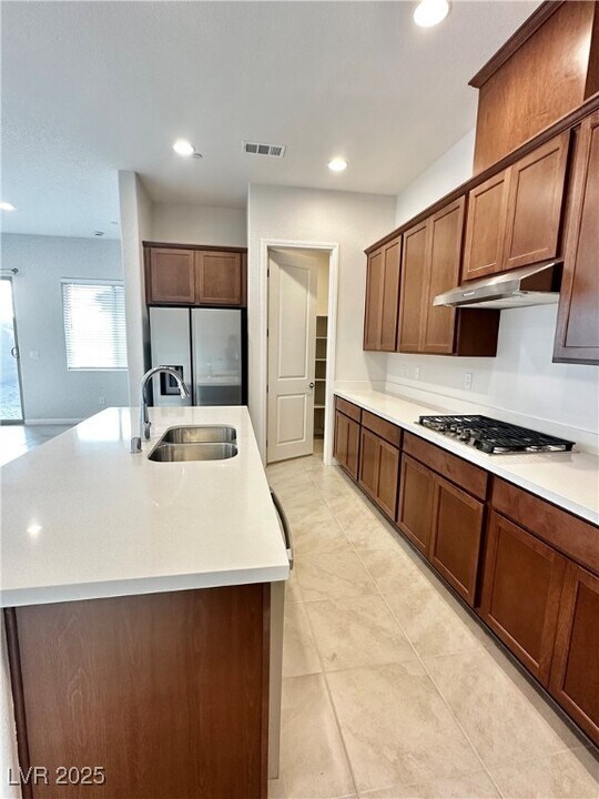 352 Village Hall Pl in Henderson, NV - Building Photo