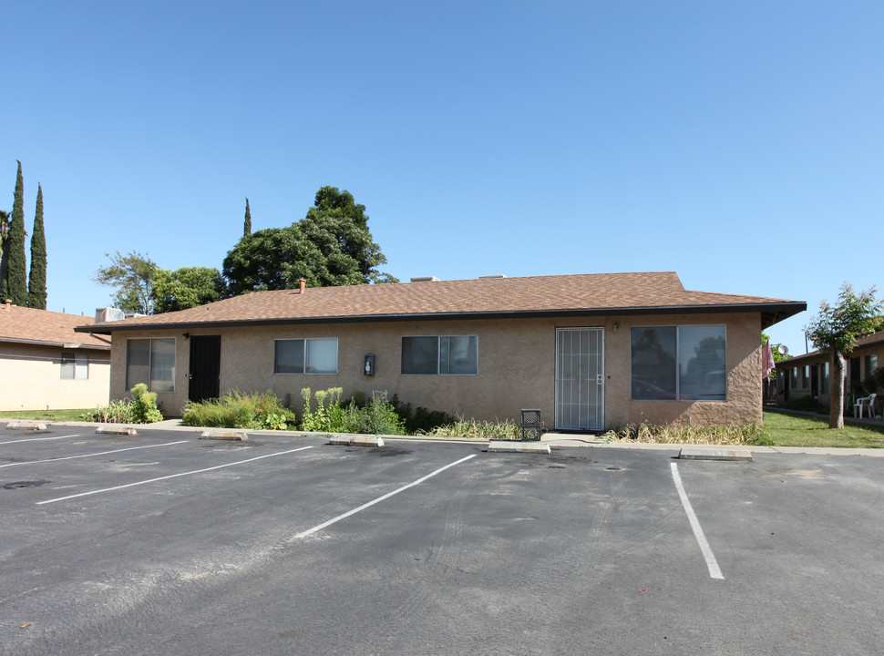 813 8th St in Livingston, CA - Foto de edificio