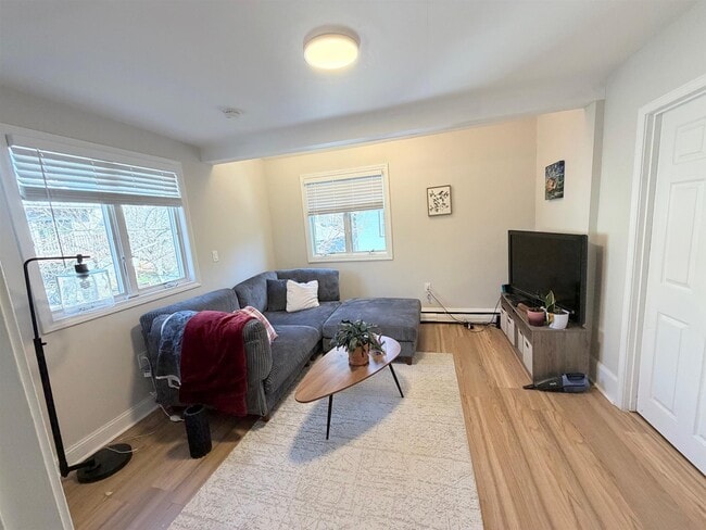 72 College Ave, Unit 3, Unit 3