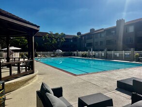 10225 Caminito Cuervo, Unit 126 in San Diego, CA - Foto de edificio - Building Photo