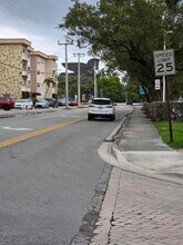 304 SE 4th Ave in Hallandale Beach, FL - Building Photo - Building Photo