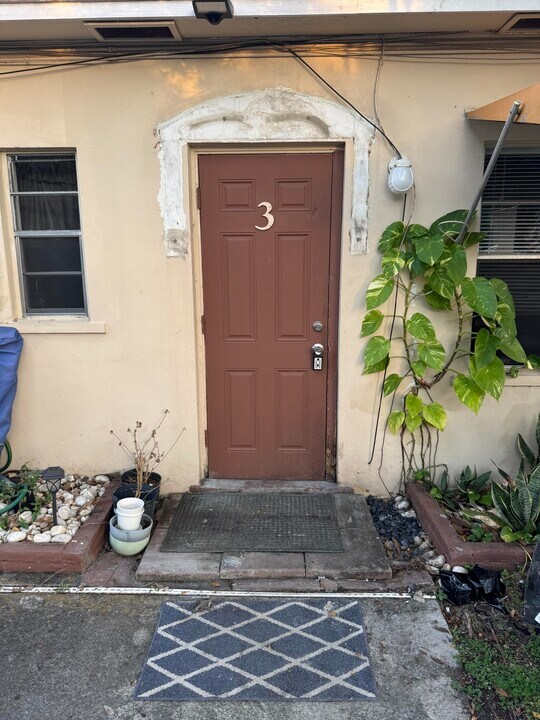 1101 N Federal Hwy in Lake Worth Beach, FL - Building Photo