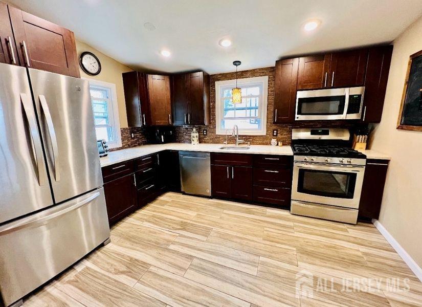354 Paderewski Ave in Perth Amboy, NJ - Building Photo