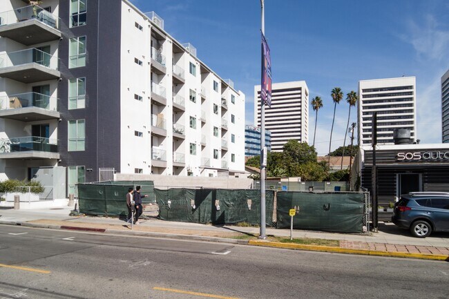 1656 Sawtelle Blvd in Los Angeles, CA - Building Photo - Building Photo