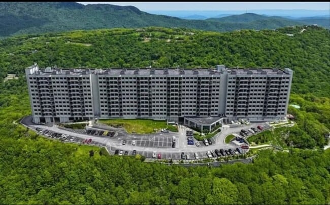 303 Sugar Top Dr, Unit 2123 in Sugar Mountain, NC - Building Photo - Building Photo