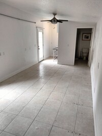 183 5th Ave S, Unit 183 in Jacksonville Beach, FL - Foto de edificio - Building Photo