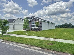 10547 Bridgegate Hts Lp in San Antonio, FL - Building Photo - Building Photo