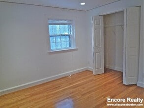 75 Wyman St in Newton, MA - Building Photo - Building Photo