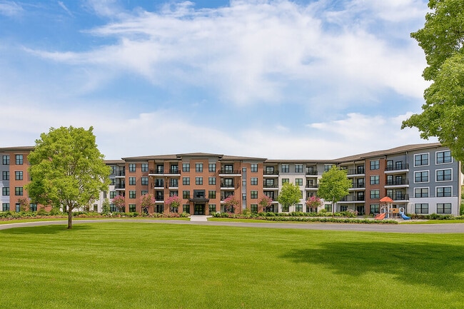 Lofts at Creekview in San Antonio, TX - Foto de edificio - Building Photo