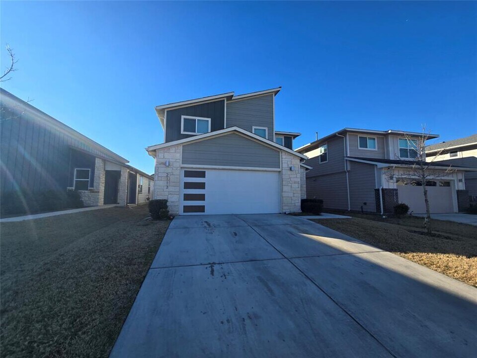 2113 Daleside Ln in Austin, TX - Building Photo