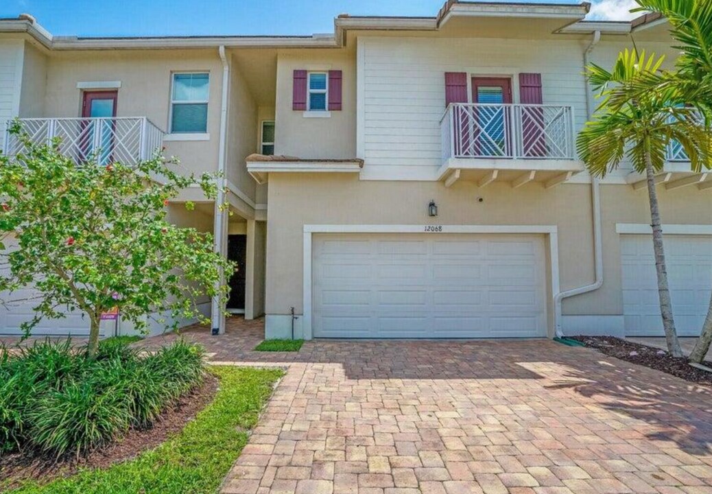 12068 Cypress Key Way in Royal Palm Beach, FL - Building Photo