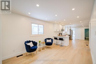 391 Lake Dr S in Georgina, ON - Building Photo - Building Photo