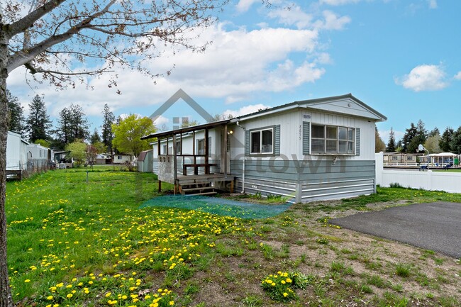 8655 W Park Loop in Rathdrum, ID - Building Photo - Building Photo