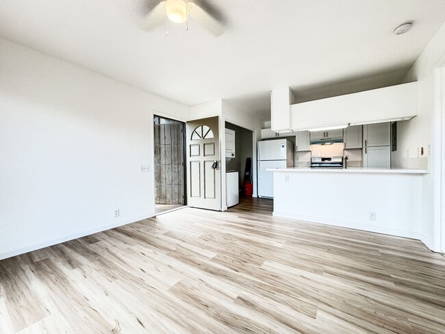 91-1050-1050 Puamaeole St in Ewa Beach, HI - Building Photo - Building Photo