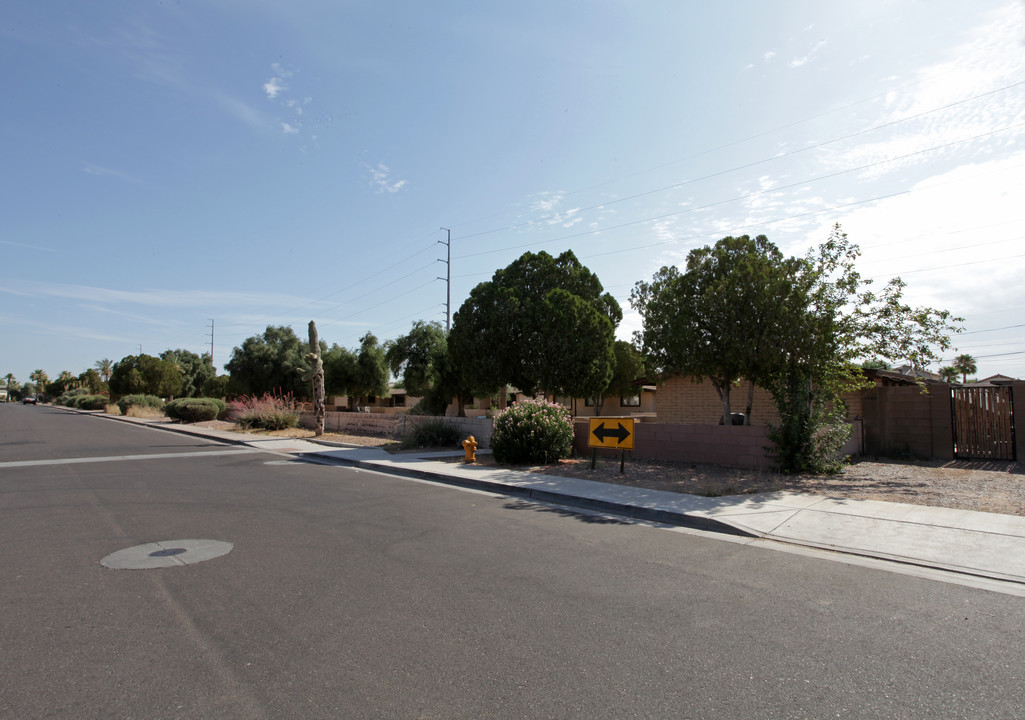 SFR in Chandler, AZ - Building Photo