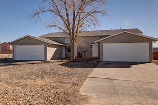 708 S Bellflower Dr, Unit 708 in Pueblo West, CO - Foto de edificio - Building Photo