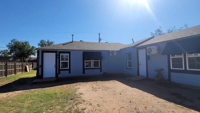 2103 38th St in Lubbock, TX - Foto de edificio - Building Photo