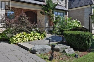 1569 Glenhill Crescent in Mississauga, ON - Building Photo - Building Photo