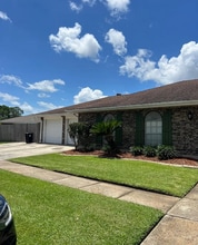 3352 Irish Bend Rd in Kenner, LA - Building Photo - Building Photo