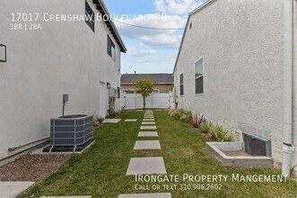 17017 Crenshaw Blvd in Torrance, CA - Building Photo - Building Photo