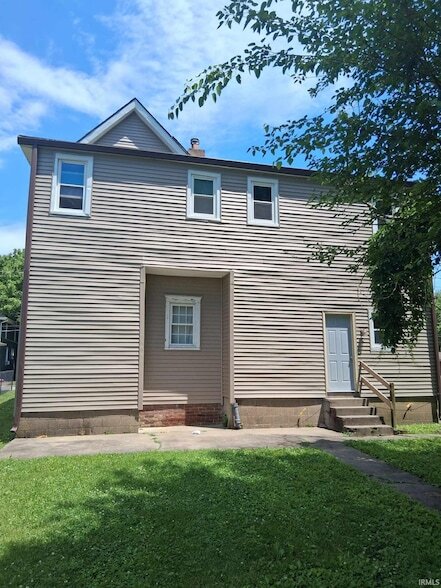 125 E Riverside Dr in Evansville, IN - Building Photo - Building Photo
