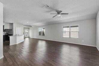 220 Lance Trail in San Marcos, TX - Foto de edificio - Building Photo