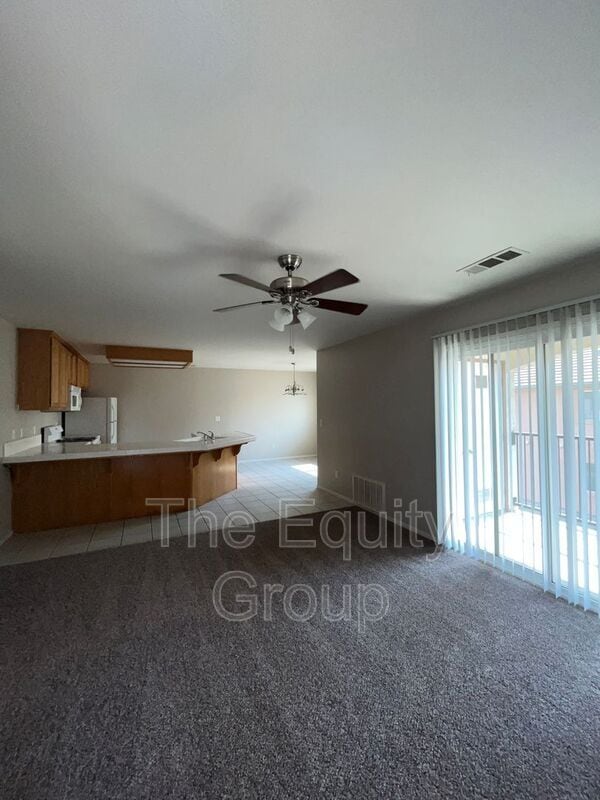 2521 W Lark Ave in Visalia, CA - Building Photo - Building Photo