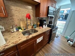 688 Parker St, Unit 1 in Boston, MA - Building Photo - Building Photo