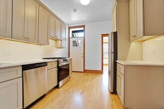 3824 N Sheffield Ave in Chicago, IL - Building Photo - Building Photo