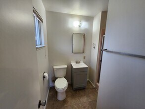 1941 Sydney Ave in Newman, CA - Building Photo - Building Photo