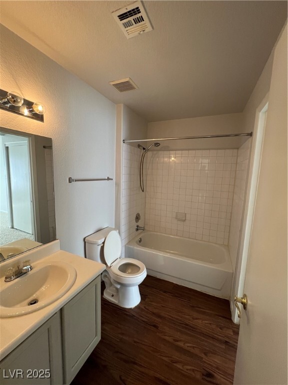 property at 1541 Linnbaker Ln