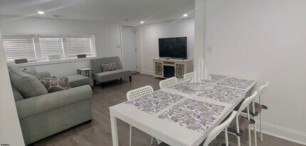 3 S Richards Ave-Unit -1  1st FLR in Ventnor City, NJ - Building Photo - Building Photo