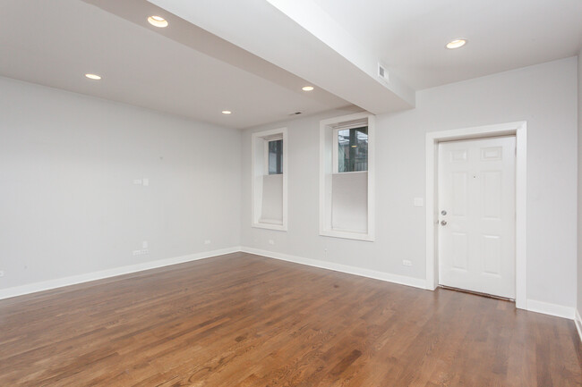 2014 N Wolcott Ave in Chicago, IL - Building Photo - Building Photo