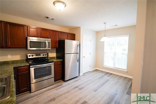 property at 41 Corsair Cir