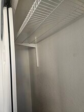 5159 Clinton St, Unit 5159 B Clinton Street in Los Angeles, CA - Foto de edificio - Building Photo