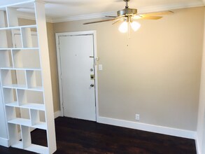 3619 Garrott St in Houston, TX - Foto de edificio - Building Photo