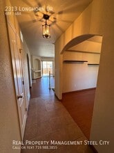 2313 Longhorn Dr in Pueblo, CO - Foto de edificio - Building Photo