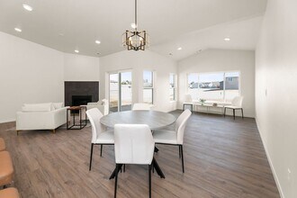 809 9th Ave SW in Perham, MN - Foto de edificio - Building Photo