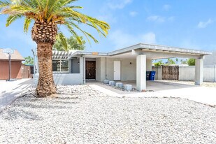 1721 SW 98th Ct in Miami, FL - Building Photo