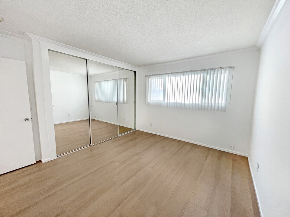 960 Larrabee St, Unit 115 in West Hollywood, CA - Building Photo