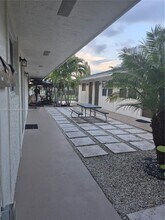 216 SW 9th St in Hallandale Beach, FL - Building Photo - Building Photo