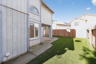1736 Richard Ct in Lincoln, CA - Building Photo - Building Photo